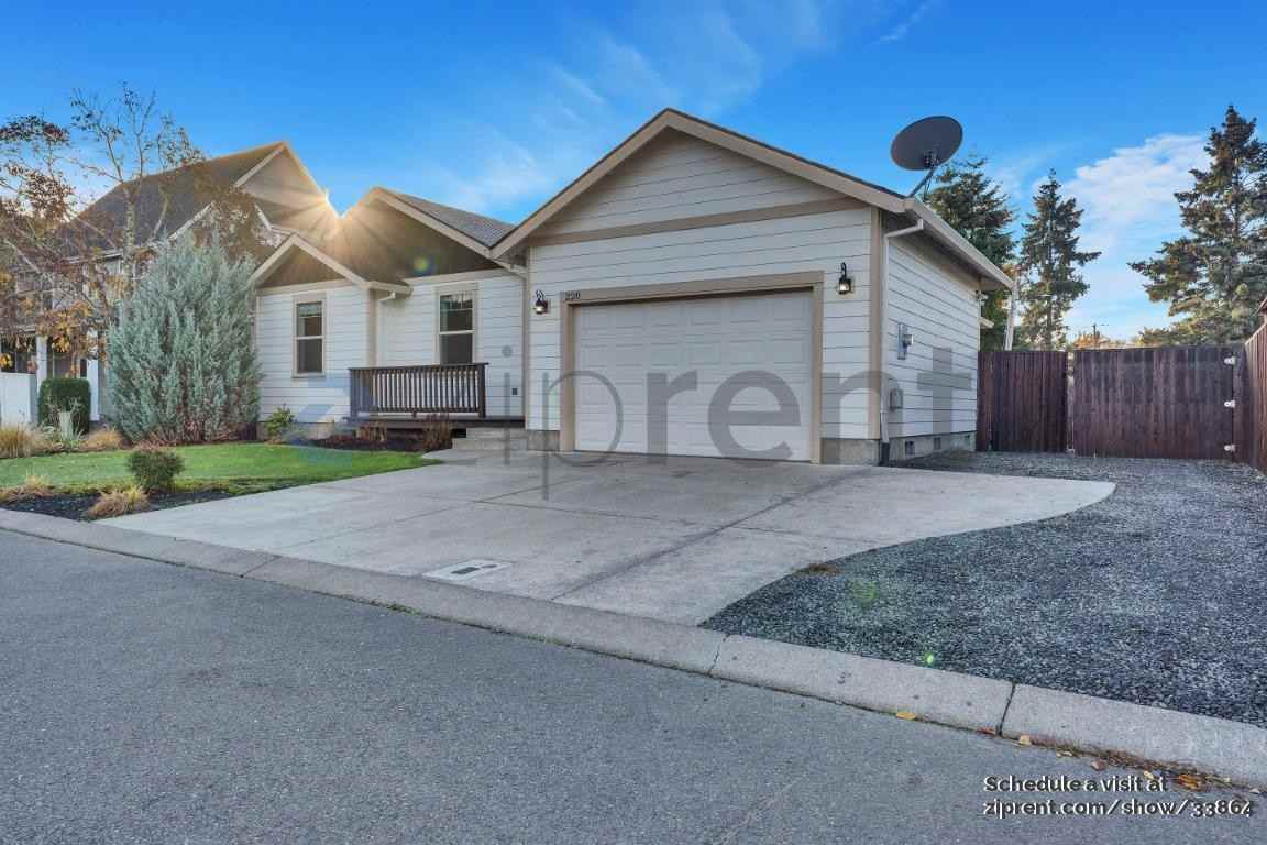 220 Nw Sagan Loop - Photo 2 of 20