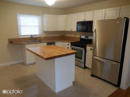 15783 Hamilton St - Photo 3 of 16