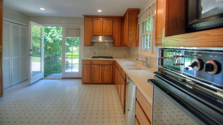 2121 Middlefield Rd - Photo 3 of 19