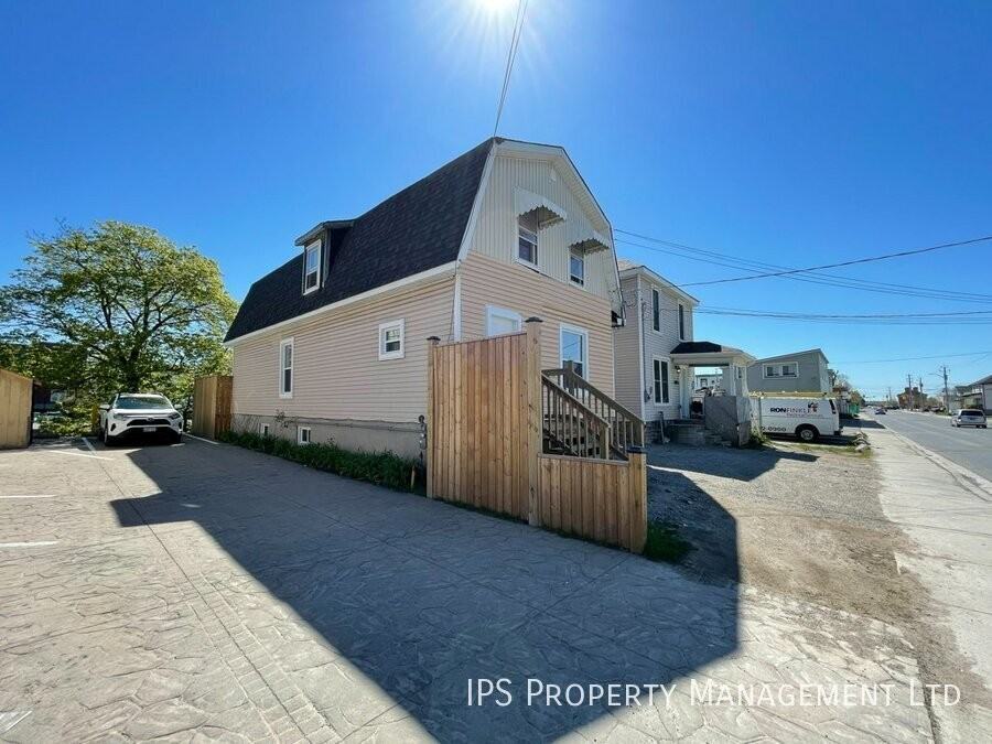 245 Coleman St - Photo 3 of 43