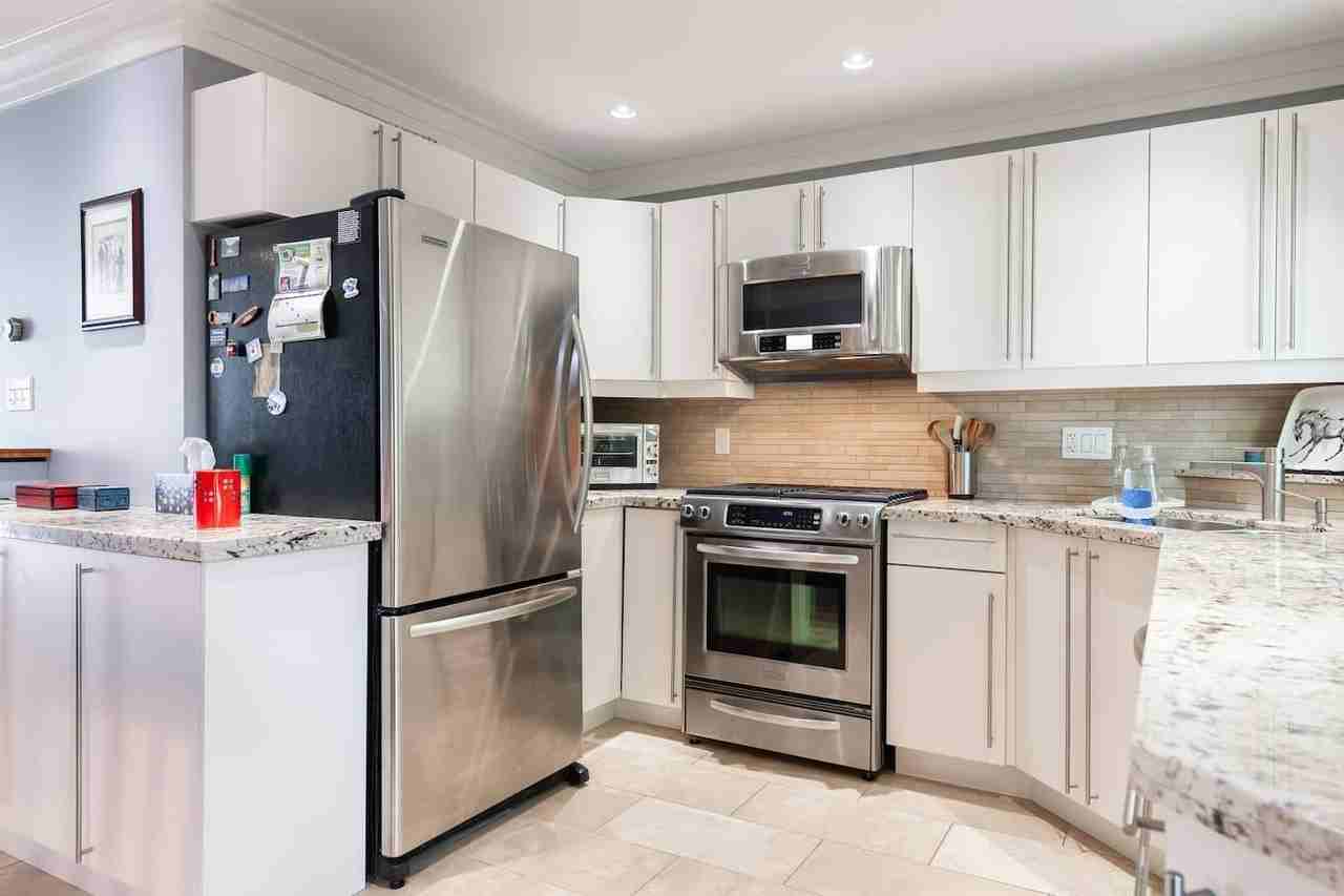 609 Colborne St - Photo 2 of 25