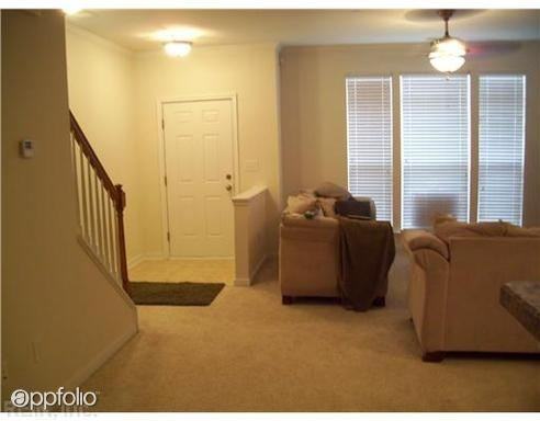 640 Claire Ln - Photo 3 of 16