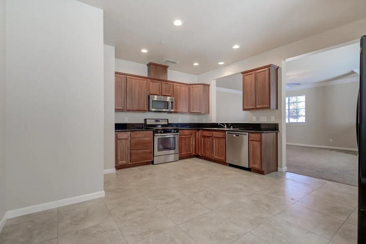 678 Mission De Oro Dr - Photo 4 of 16