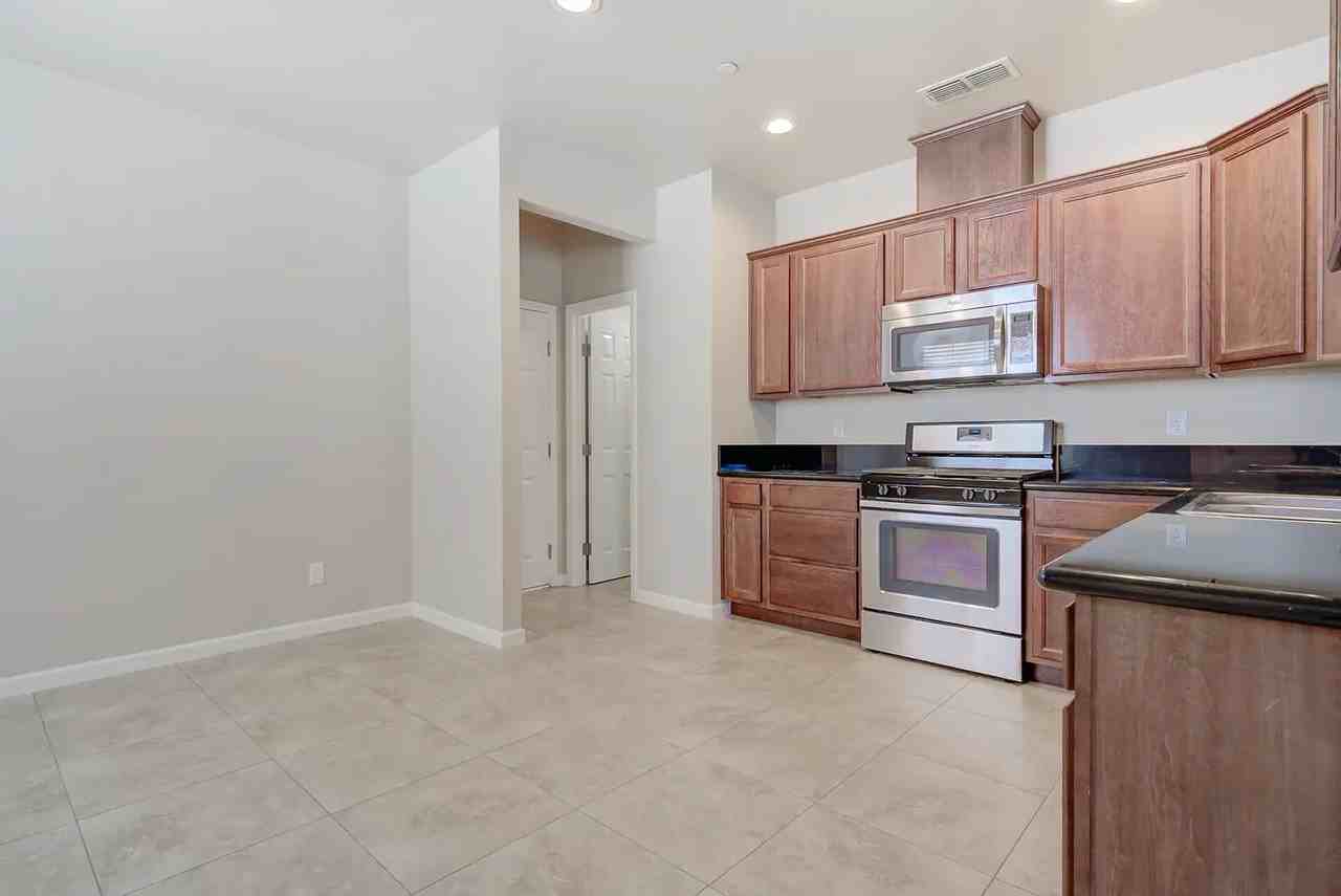 678 Mission De Oro Dr - Photo 7 of 16