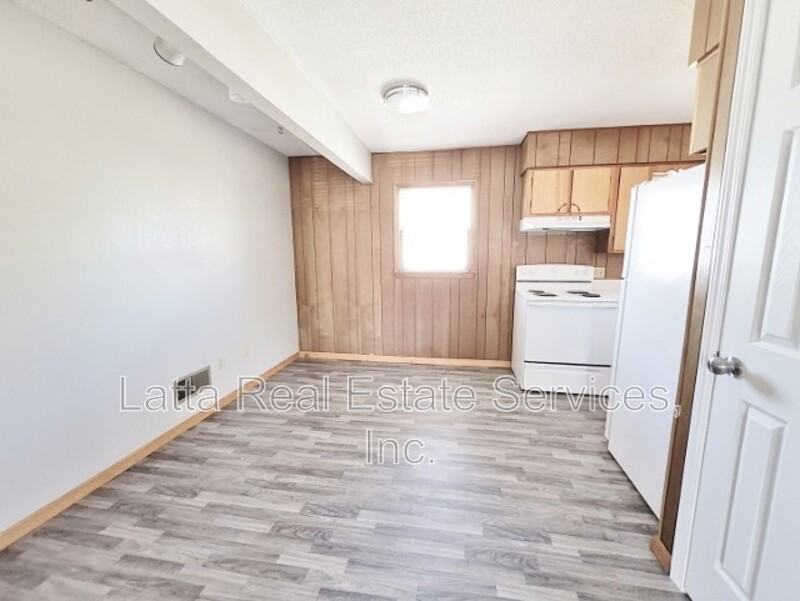 115 W Orchard St - Photo 3 of 8