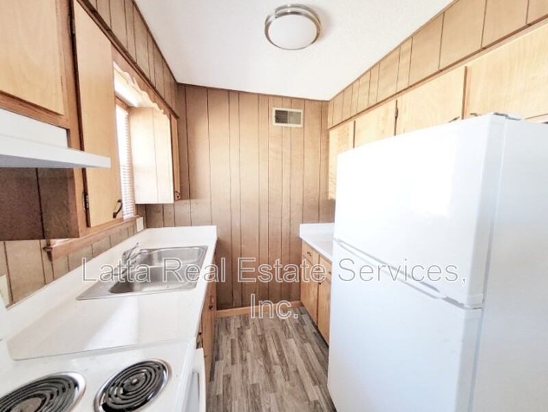 115 W Orchard St - Photo 4 of 8