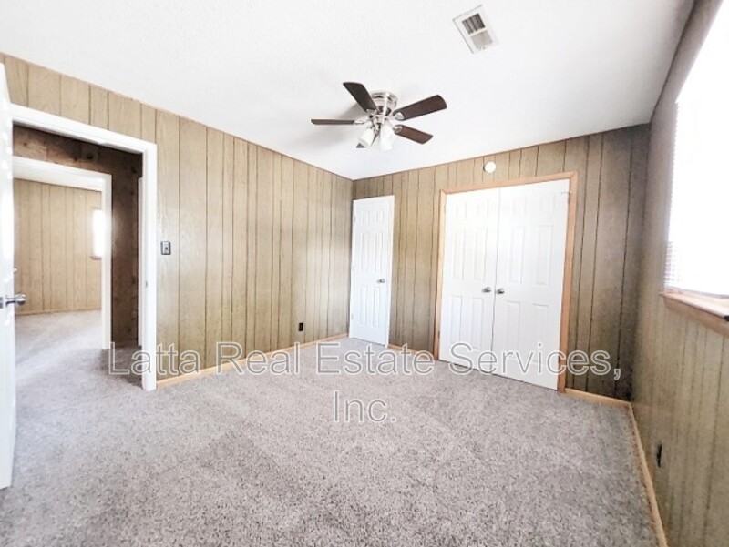 115 W Orchard St - Photo 5 of 8