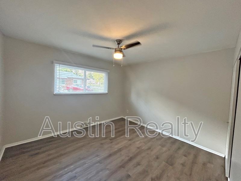 8632 Burton Ave #B - Photo 3 of 6