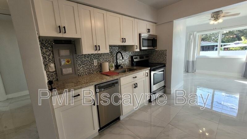 7380 Sw 35th St - Photo 7 of 27