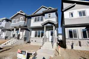 featured image of 3716 42 Ave Uppr