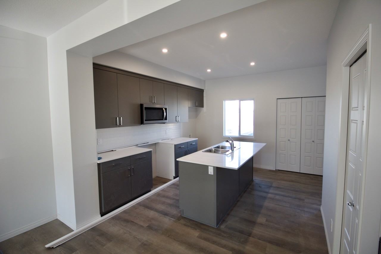 3716 42 Ave Uppr - Photo 3 of 24