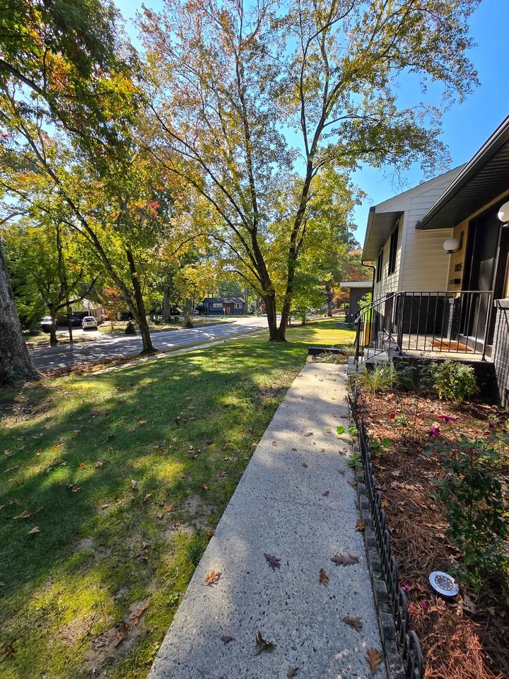 1105 Hardimont Rd - Photo 3 of 50