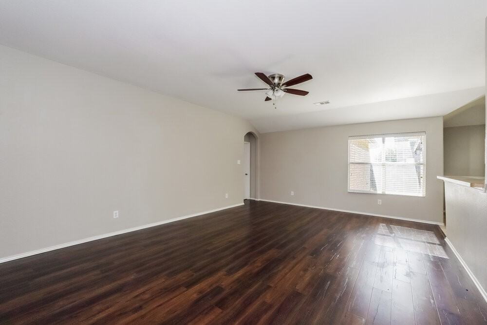 1222 Alhambra Dr - Photo 3 of 16