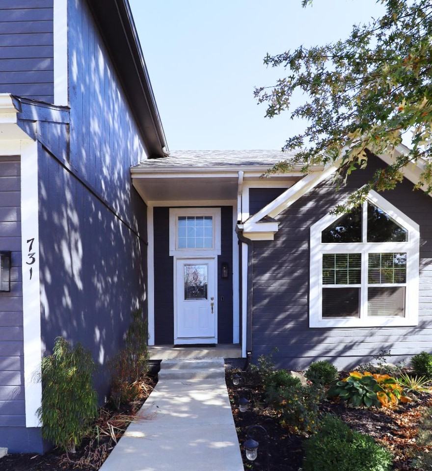 731 N Poplar St - Photo 3 of 42