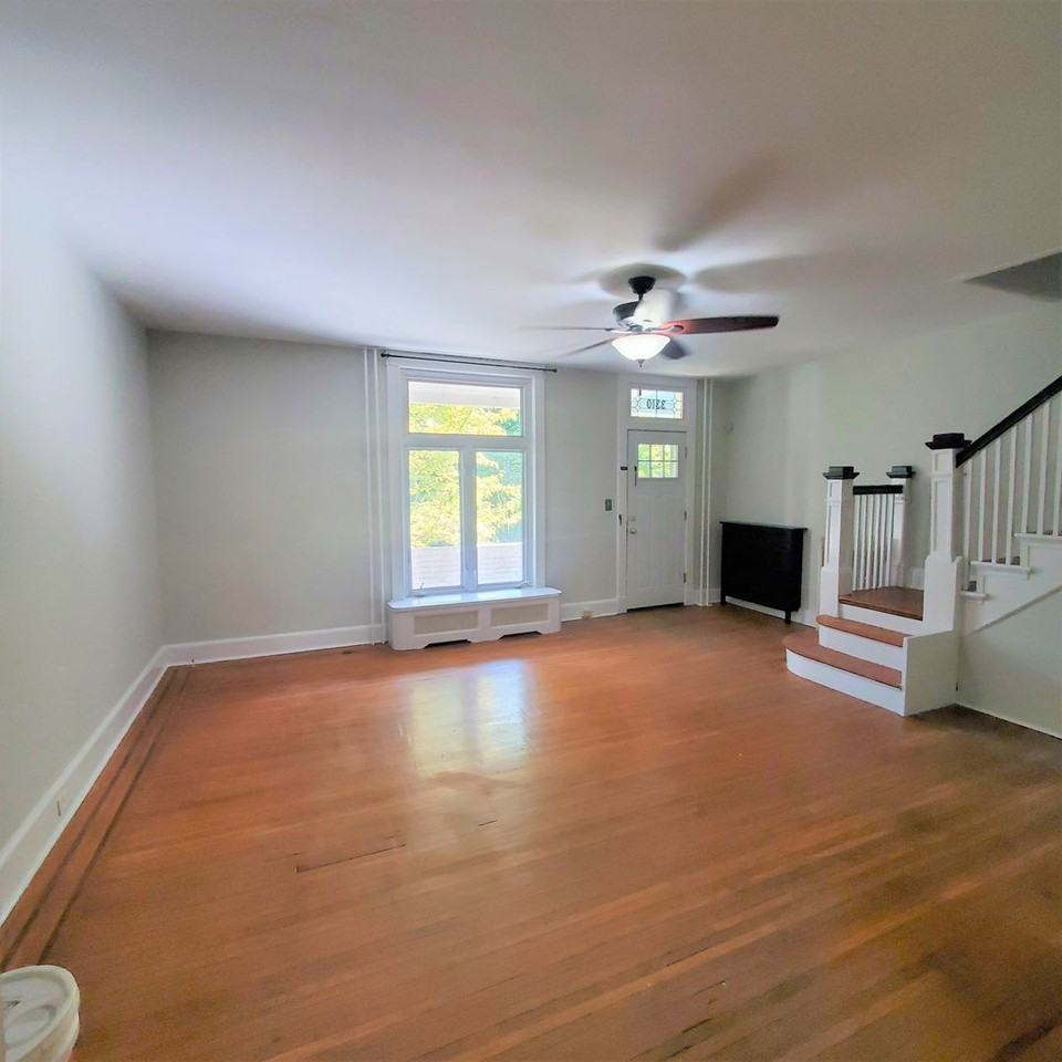 3310 Gilman Ter - Photo 2 of 17