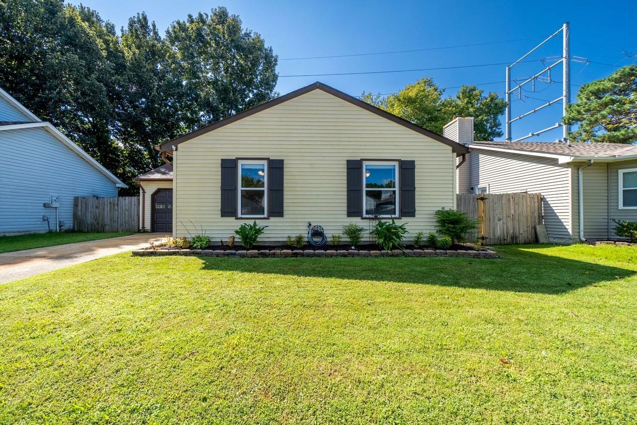 1305 Chickadee Ln - Photo 2 of 31