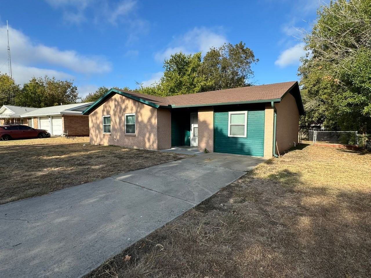 116 Williams St - Photo 6 of 19