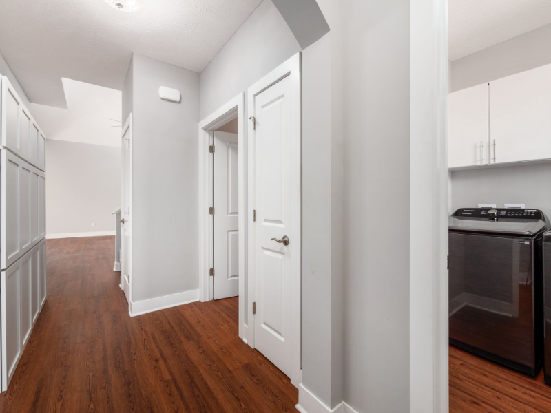 101 Glenridge Dr - Photo 2 of 20