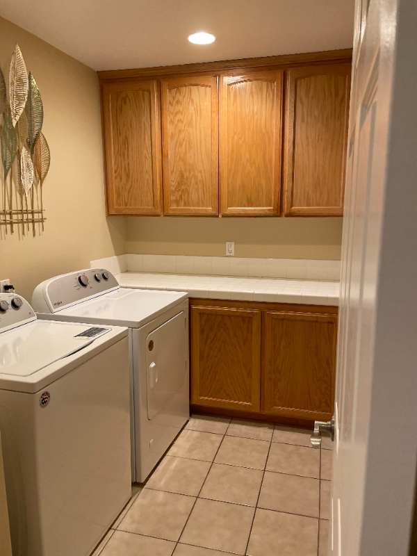 811 Dunes St - Photo 3 of 9