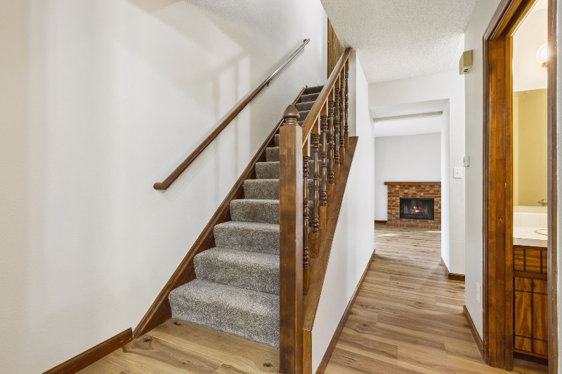 2806 Stanford Rd - Photo 2 of 18