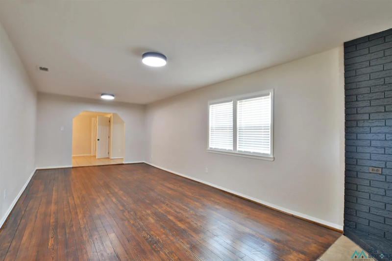 400 S Abilene Ave - Photo 3 of 16