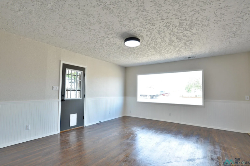 400 S Abilene Ave - Photo 5 of 16