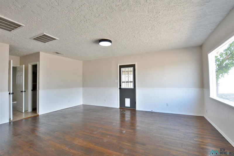 400 S Abilene Ave - Photo 6 of 16