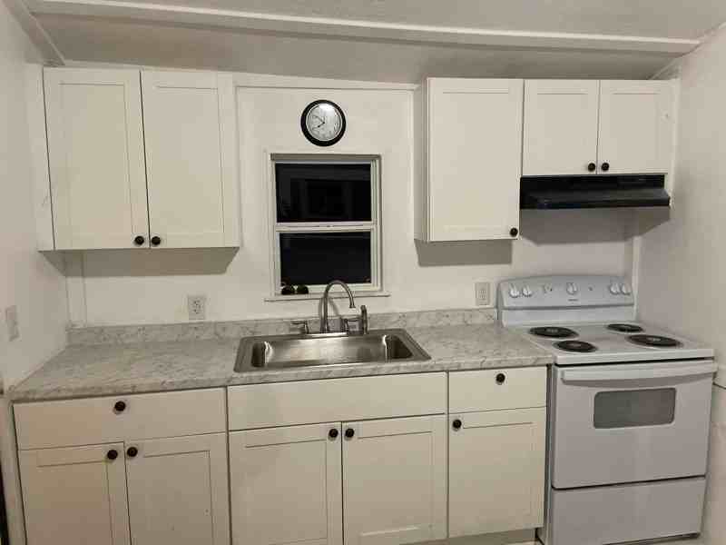 100B Manako Ln - Photo 2 of 8