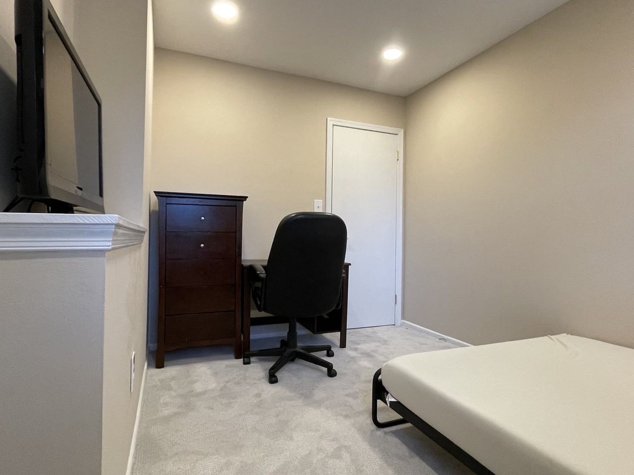 10540 Assembly Dr - Photo 3 of 18