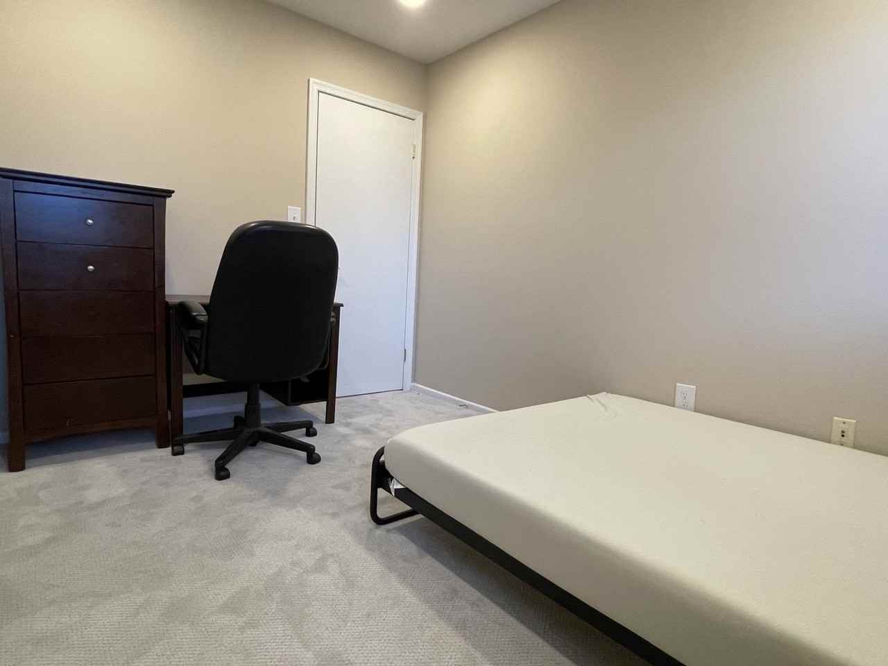 10540 Assembly Dr - Photo 5 of 18