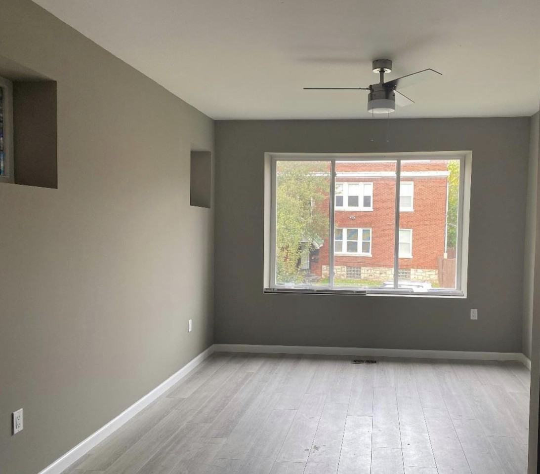 5022 Elenore Avenue #2S - Photo 2 of 7