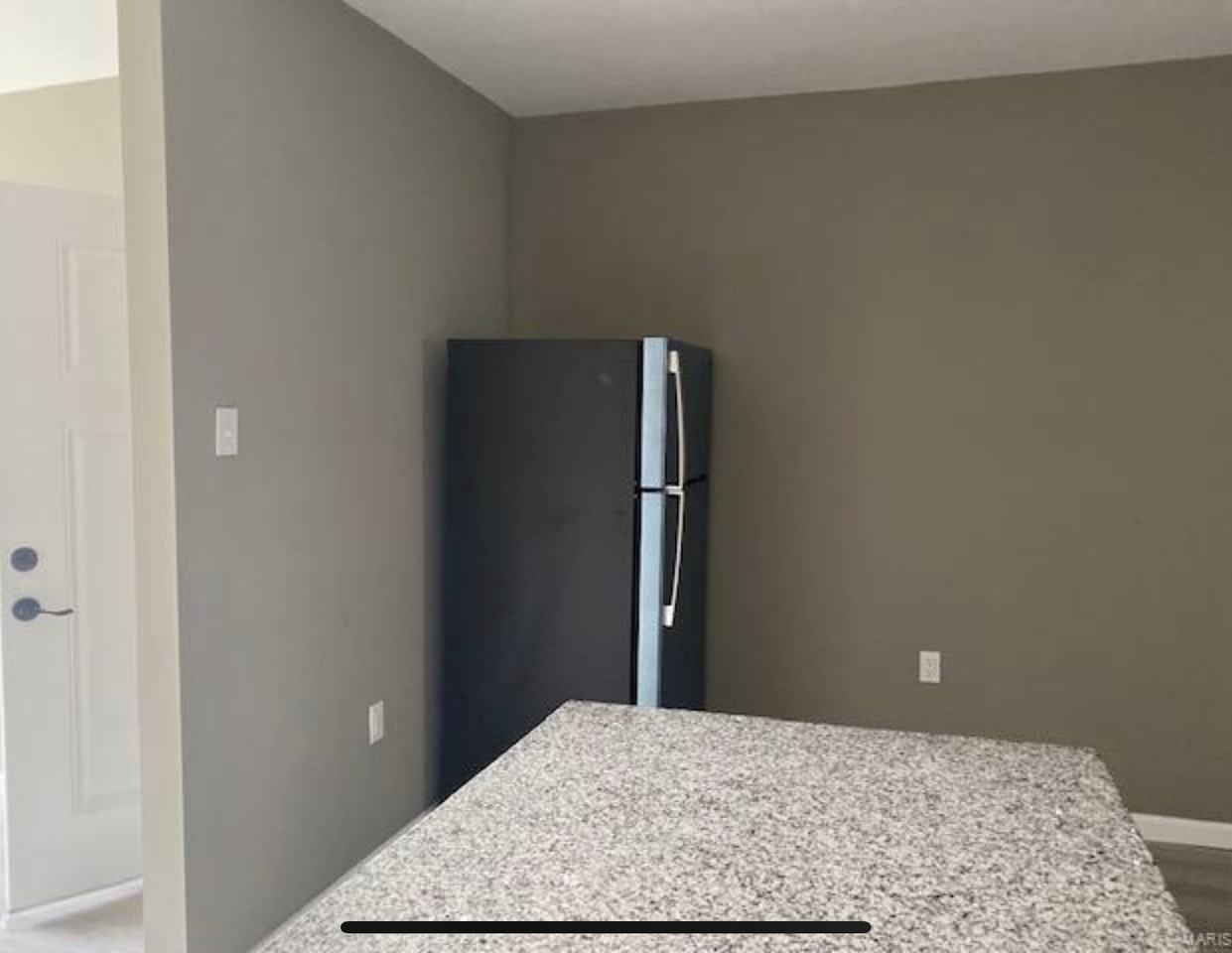 5022 Elenore Avenue #2S - Photo 3 of 7