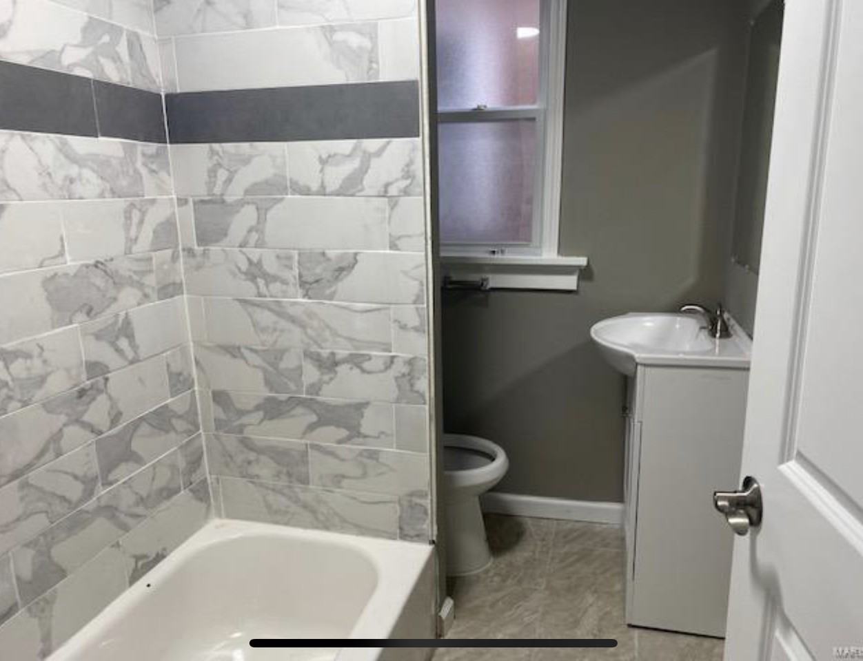 5022 Elenore Avenue #2S - Photo 4 of 7