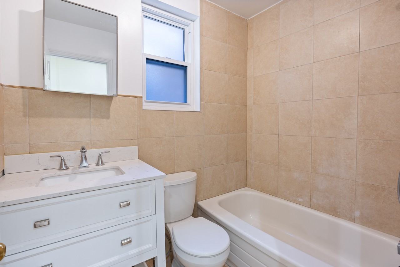 374 Saint Clarens Avenue #2nd Floor - Photo 7 of 10