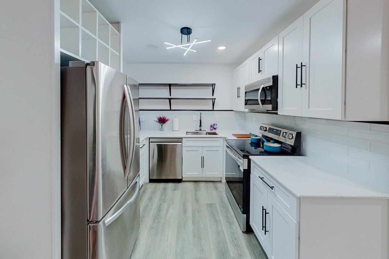 John Wesley Dr - Photo 4 of 11