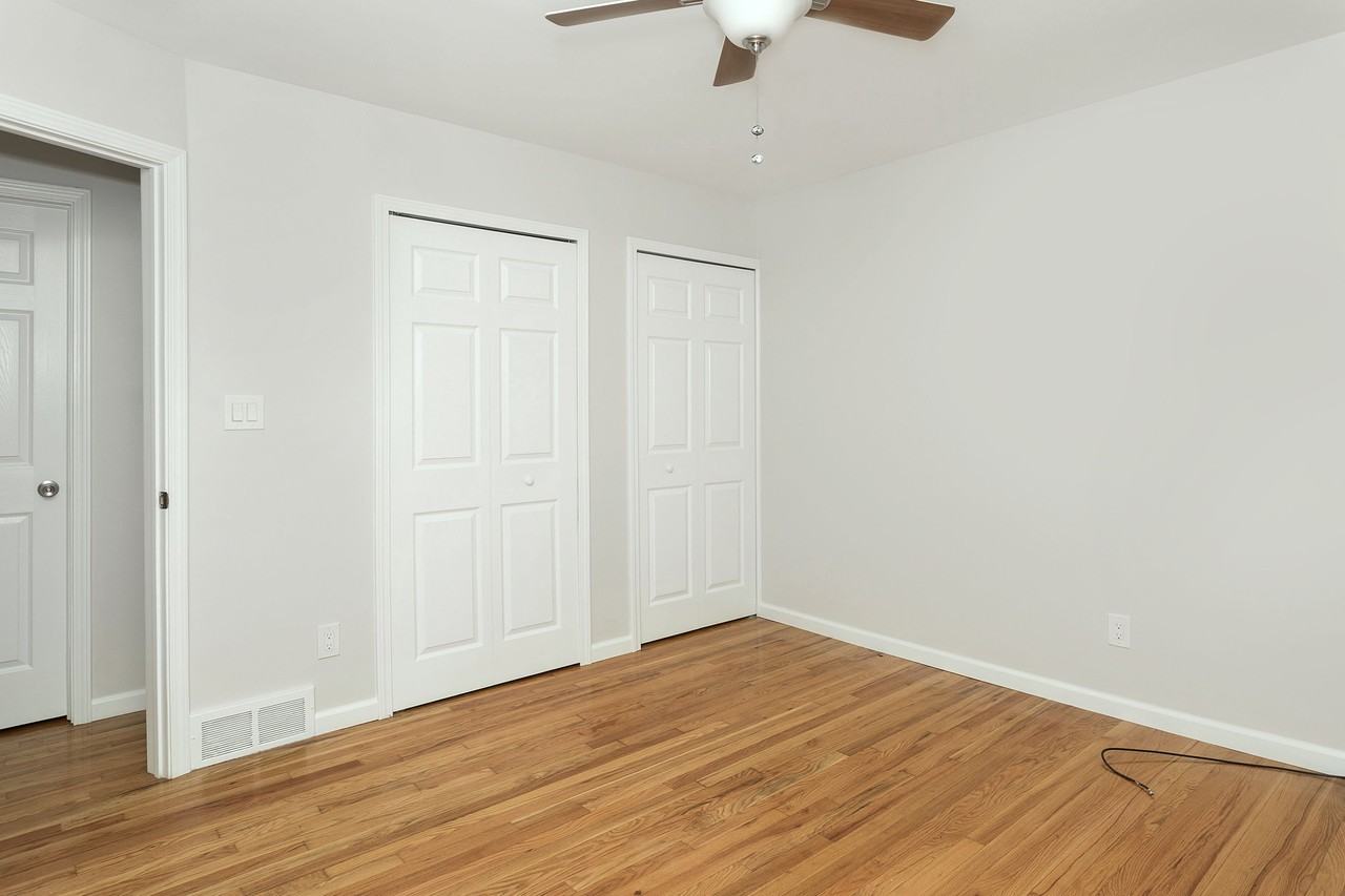 35518 Schoolcraft Rd - Photo 2 of 37