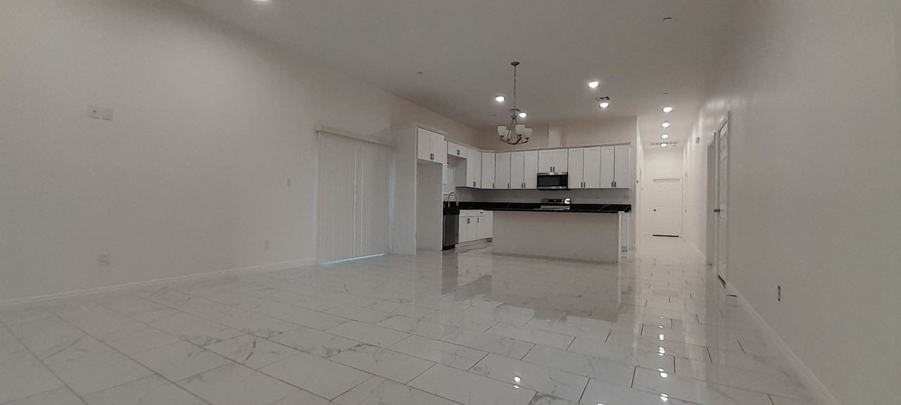 8332 Rea Ave - Photo 2 of 18