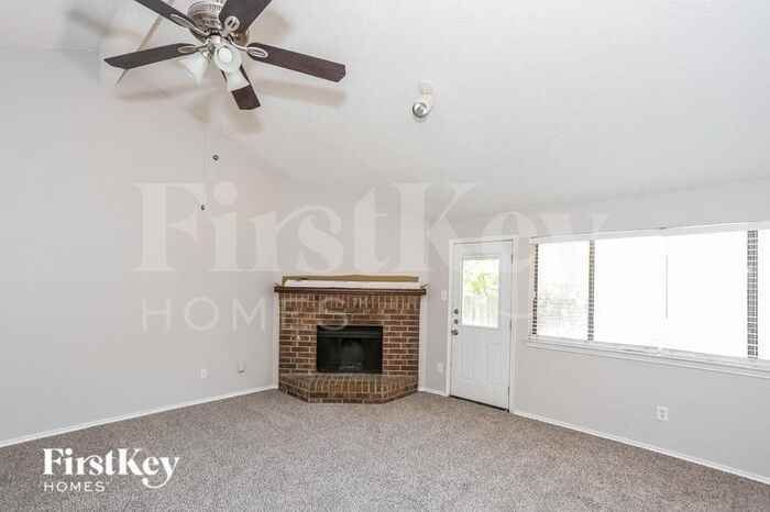 1336 Superior Dr - Photo 2 of 15