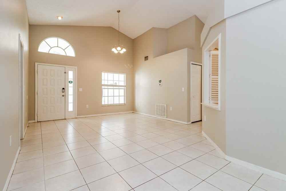 7249 Captiva Cir - Photo 3 of 16