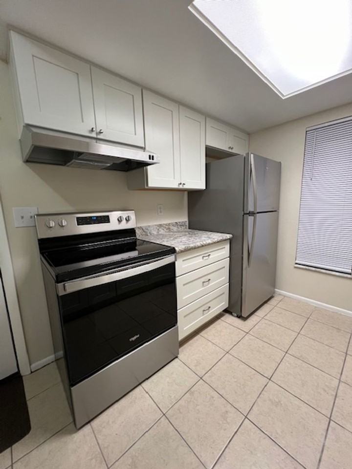 149 Sunnyside Dr - Photo 4 of 28