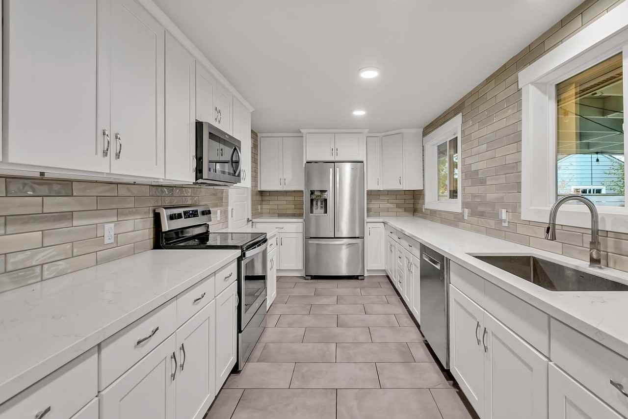 7815 Beacon Ave S - Photo 3 of 16