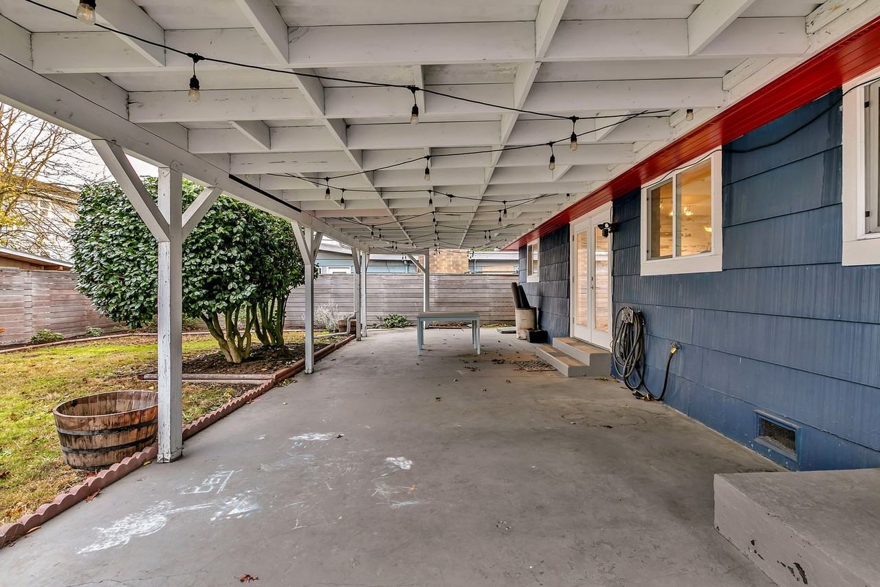 7815 Beacon Ave S - Photo 7 of 16