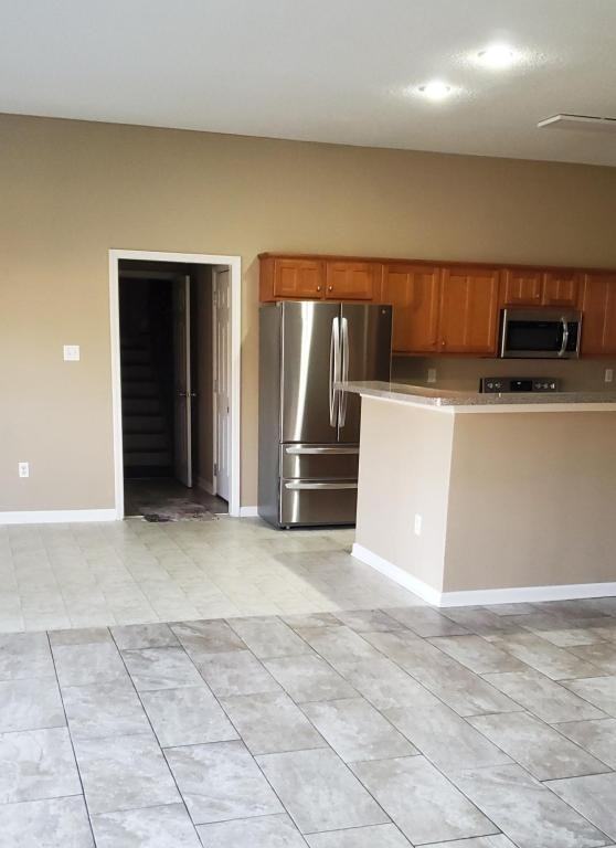 2777 Rutherford Dr - Photo 2 of 5