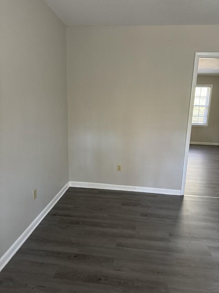 144 Nottingham Dr #5 - Photo 5 of 14