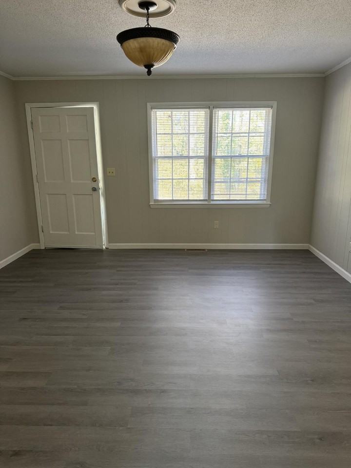 144 Nottingham Dr #5 - Photo 6 of 14