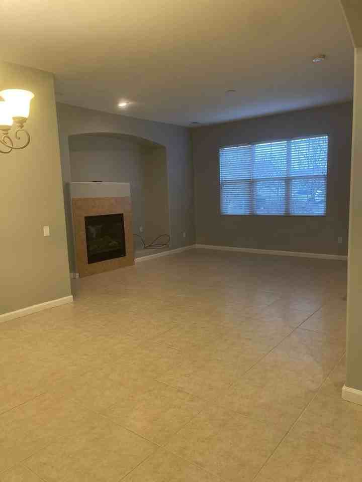10434 Chadwell Dr - Photo 3 of 24
