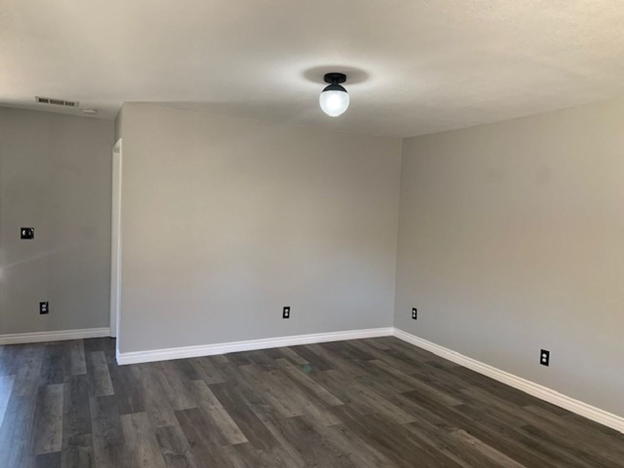 3041 Courtside Dr - Photo 3 of 22