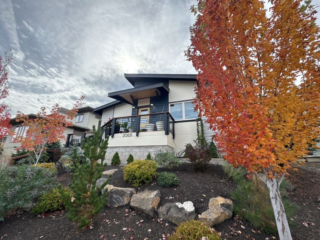 20651 Se Cougar Peak Dr - Photo 2 of 38