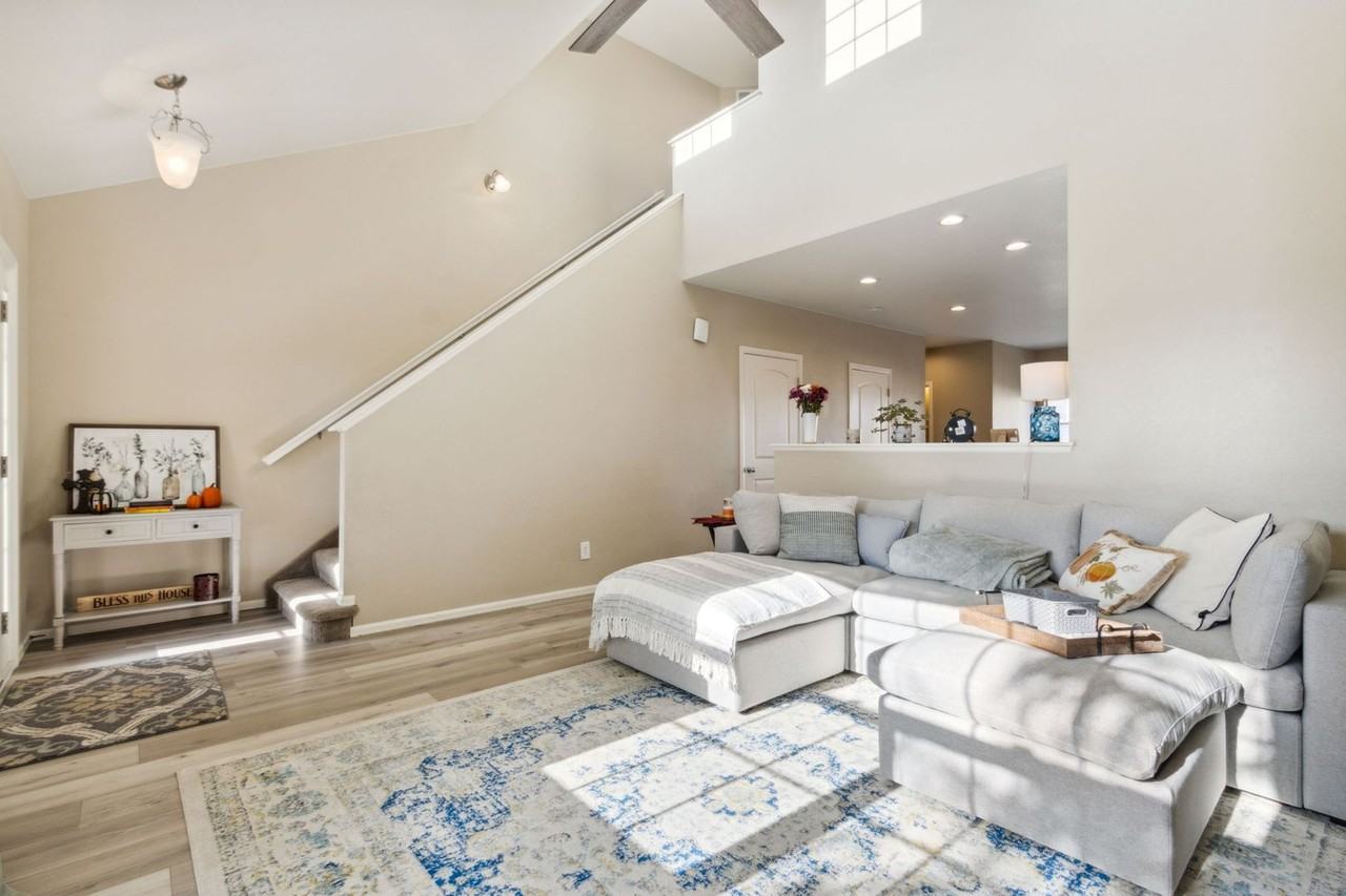 1544 Benfleet Ct - Photo 6 of 24