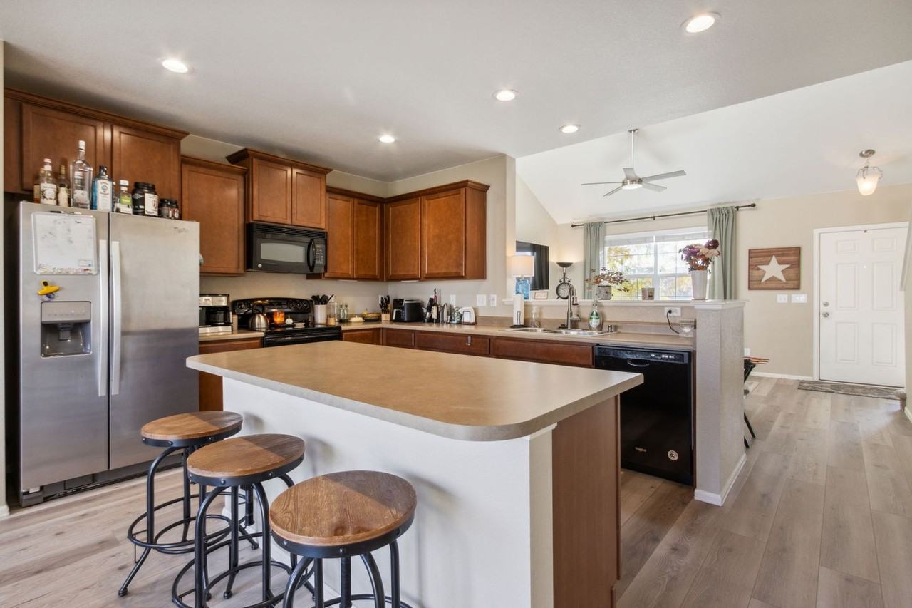 1544 Benfleet Ct - Photo 7 of 24